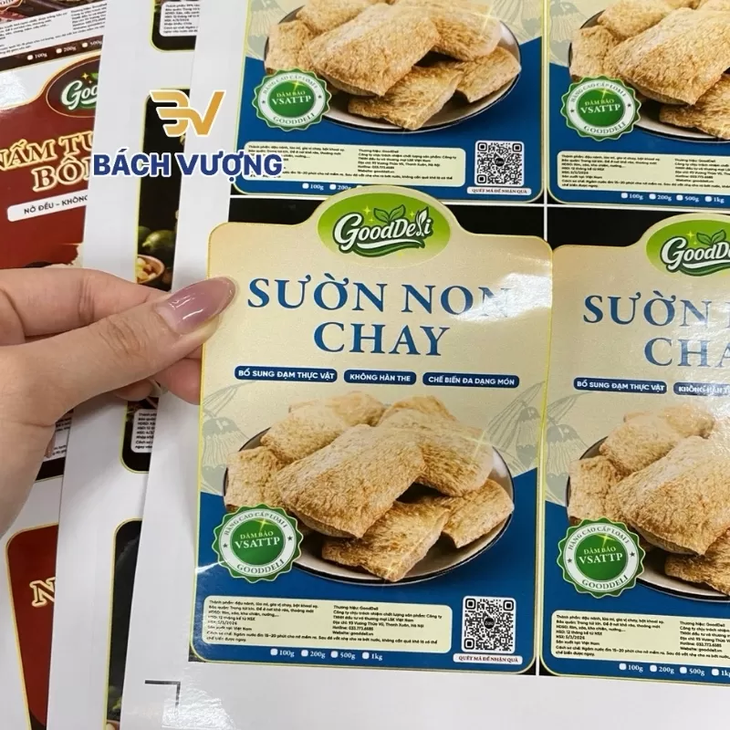 Team nh&atilde;n decal giấy in sản phẩm sườn non chay