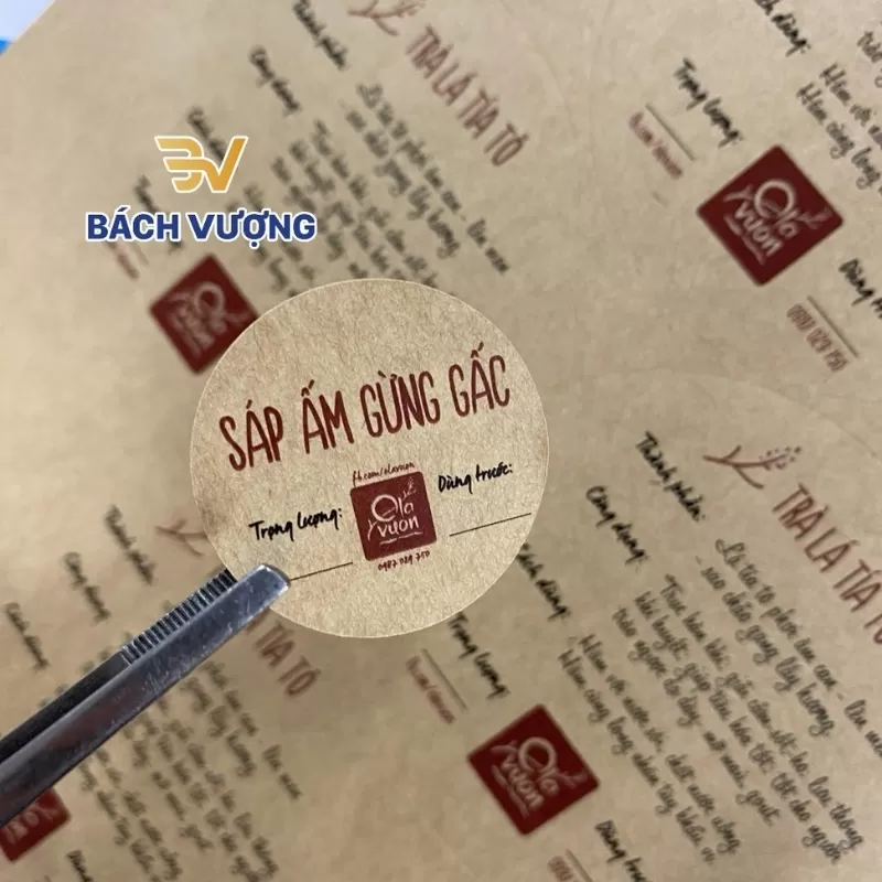 In tem nh&atilde;n giấy cho sản phẩm s&aacute;p ấm