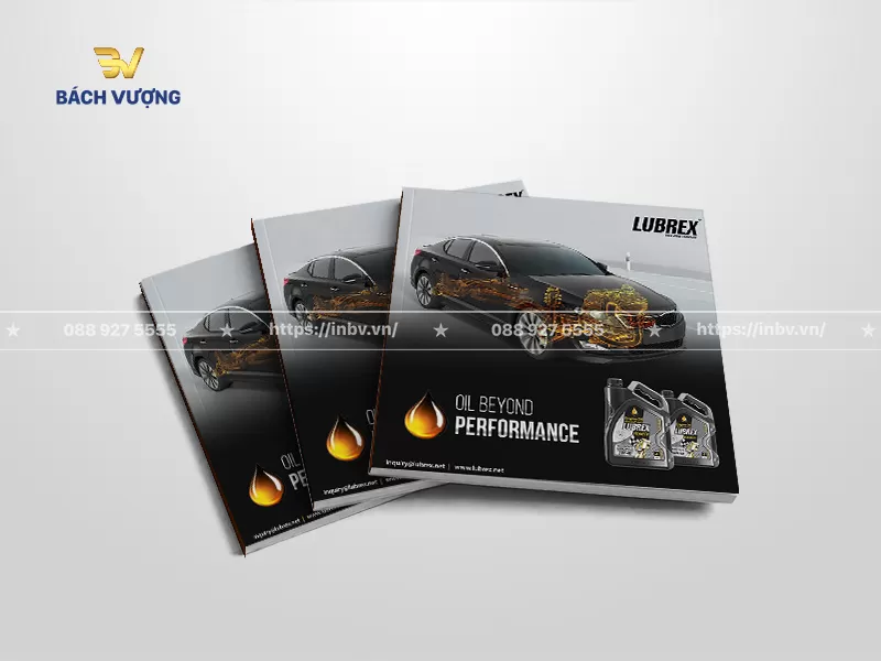 mẫu catalogue dầu nhớt &ocirc; t&ocirc; tone đen & x&aacute;m bạc với h&igrave;nh ảnh xe &ocirc; t&ocirc; & d&ograve;ng chảy dầu b&ocirc;i trơn động cơ