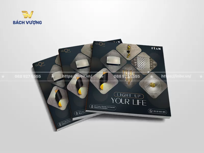 mẫu catalogue đ&egrave;n trang tr&iacute; b&igrave;a vu&ocirc;ng tone đen kết hợp h&igrave;nh khối nghệ thuật hiển thị đ&egrave;n tường & đ&egrave;n thả