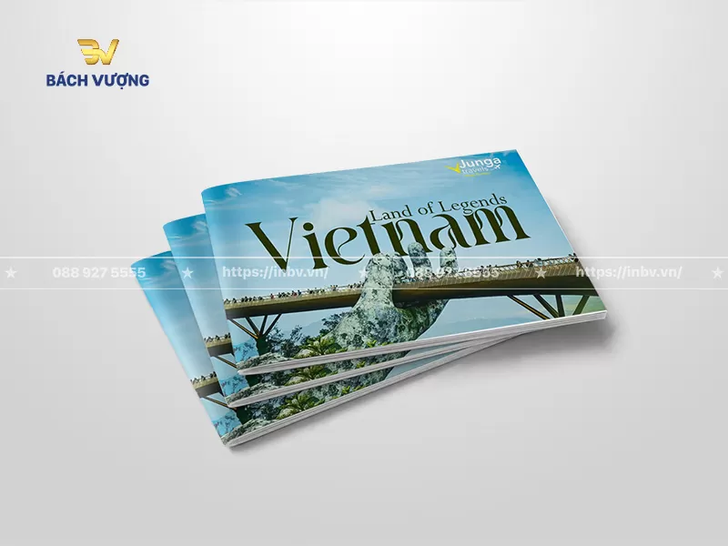 mẫu catalogue du lịch Việt Nam khổ ngang sử dụng h&igrave;nh ảnh thực tế của Cầu V&agrave;ng