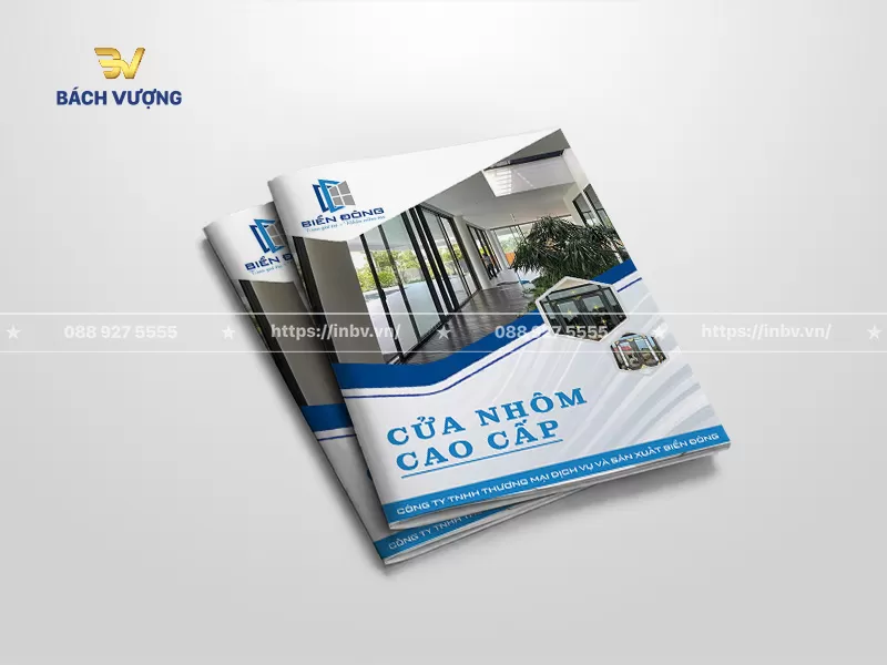 mẫu catalogue nh&ocirc;m k&iacute;nh phối m&agrave;u trắng & xanh dương kết hợp h&igrave;nh ảnh hệ cửa trượt g&oacute;c rộng hiện đại