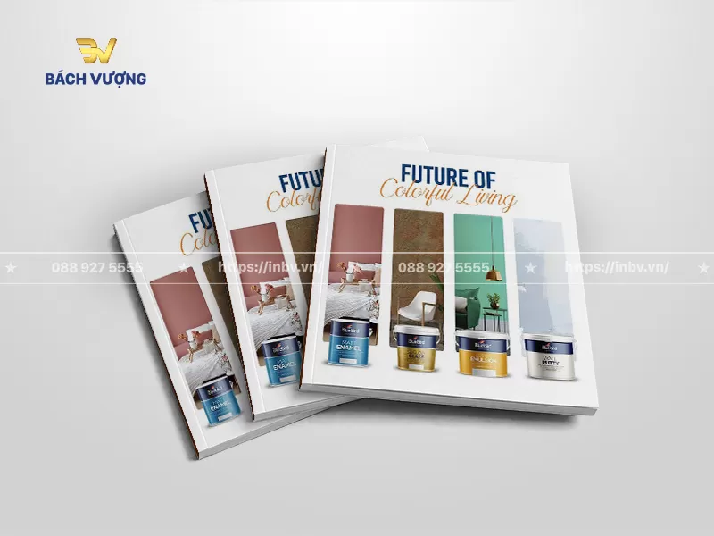 mẫu catalogue sơn hiện đại tone trắng, nổi bật với 4 dải layout dọc hiển thị phong c&aacute;ch ph&ograve;ng ngủ & ph&ograve;ng kh&aacute;ch thực tế tương ứng với c&aacute;c d&ograve;ng sơn