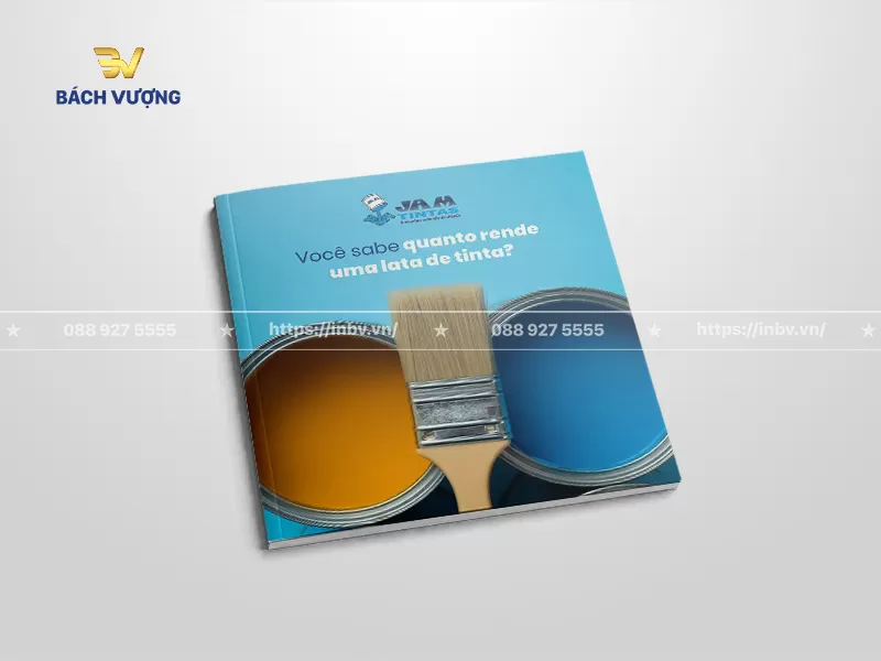 mẫu catalogue sơn với h&igrave;nh ảnh cận cảnh hai th&ugrave;ng sơn mở nắp tư vấn độ phủ & định lượng m&agrave;u sắc