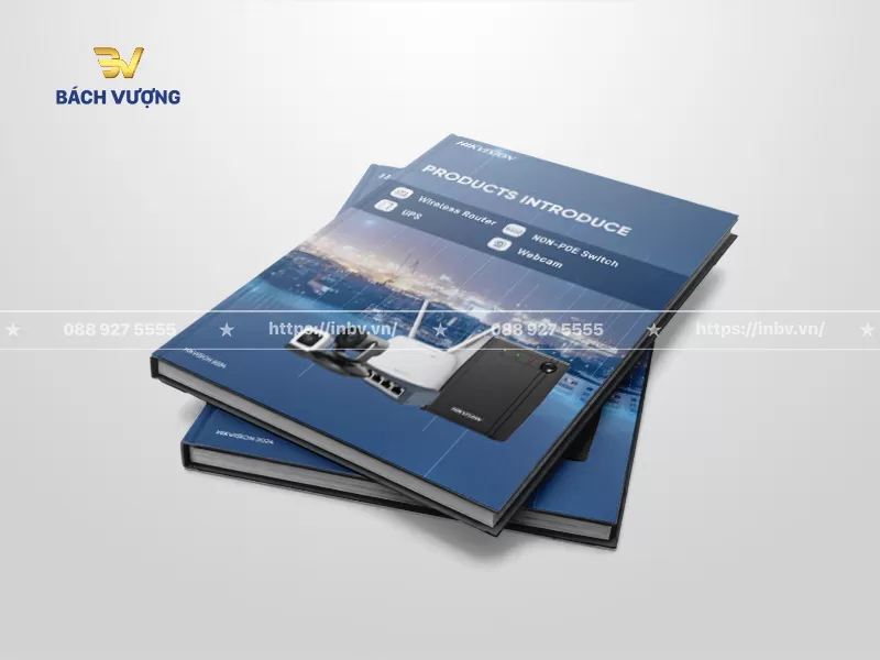 mẫu catalogue thiết bị điện tử, viễn th&ocirc;ng & thiết bị mạng thiết kế b&igrave;a tone xanh dương in h&igrave;nh ảnh nền th&agrave;nh phố c&ocirc;ng nghệ c&ugrave;ng h&igrave;nh minh họa danh mục sản phẩm sắc n&eacute;t