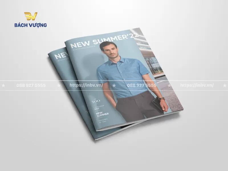 Thiết kế trang b&igrave;a mẫu catalogue thời trang nam bộ sưu tập m&ugrave;a h&egrave; tone xanh dương phong c&aacute;ch lịch l&atilde;m, chuy&ecirc;n nghiệp