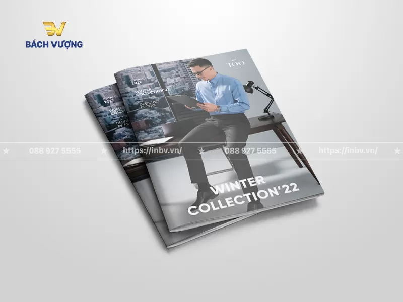 Thiết kế trang b&igrave;a mẫu catalogue thời trang nam hiển thị h&igrave;nh ảnh người mẫu đang ngồi l&agrave;m việc