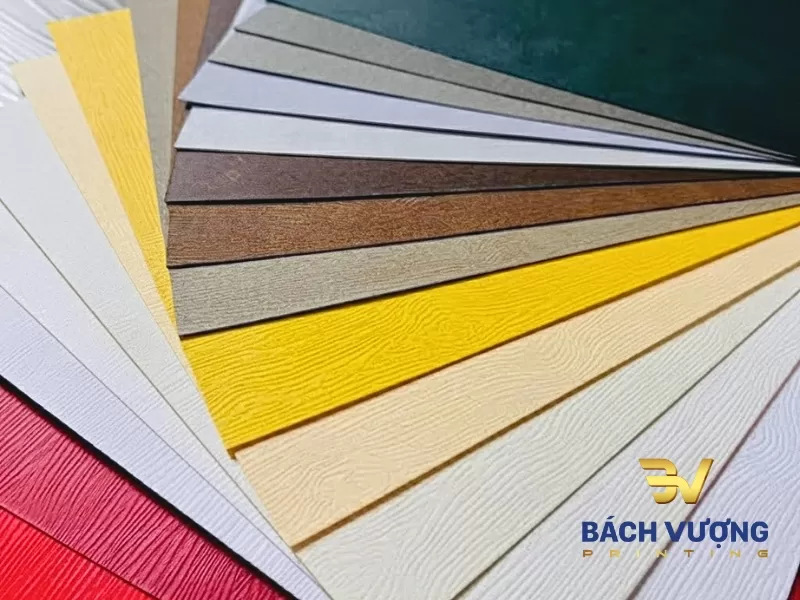 Giấy mỹ thuật v&acirc;n gỗ đặc trưng