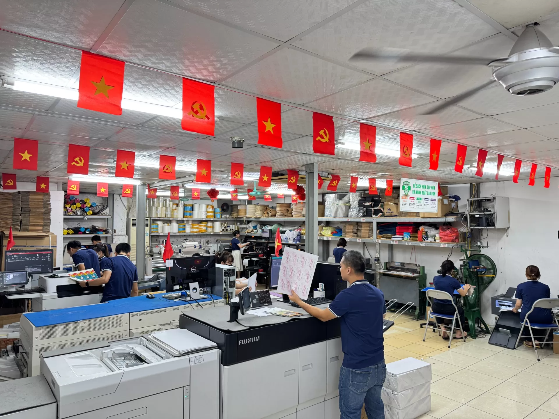 Dịch vụ in catalogue chuy&ecirc;n nghiệp tại B&aacute;ch Vượng